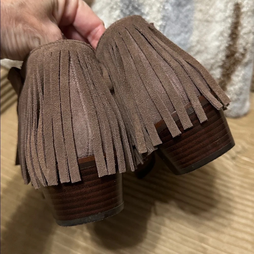 Steve Madden Brown Fringe Ankle Boots 9M